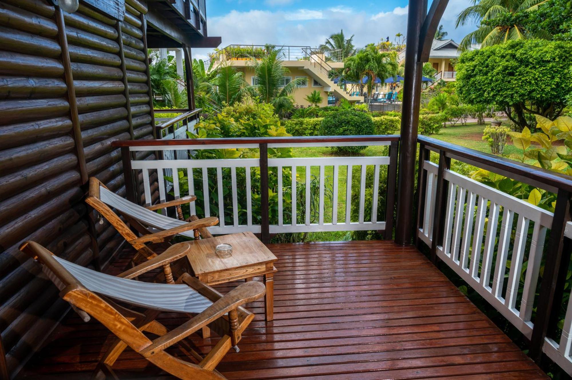 Acajou Beach Resort Anse Volbert Village Esterno foto