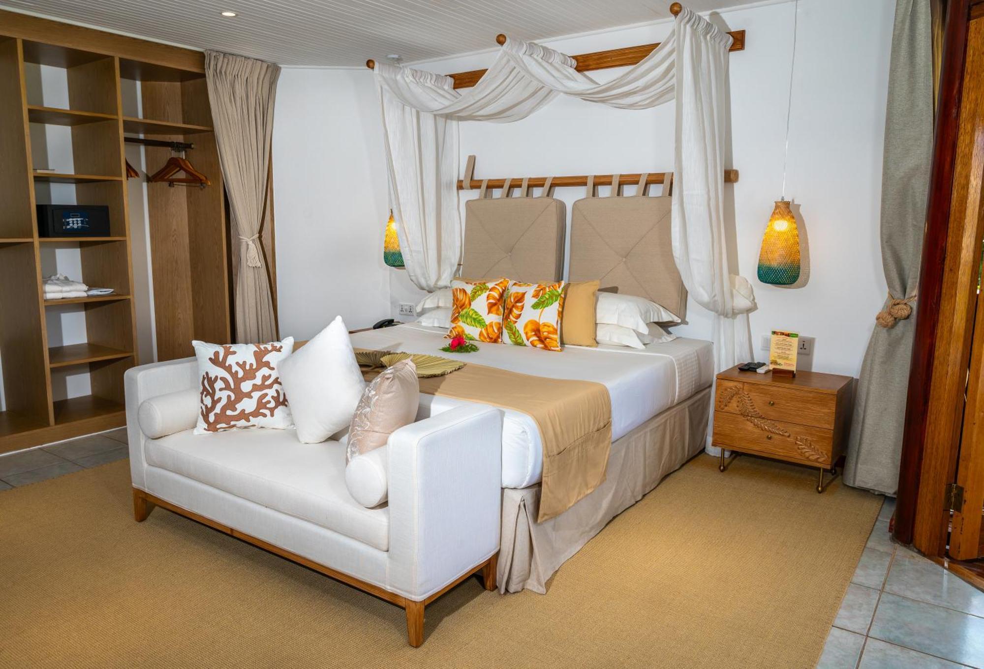 Acajou Beach Resort Anse Volbert Village Esterno foto
