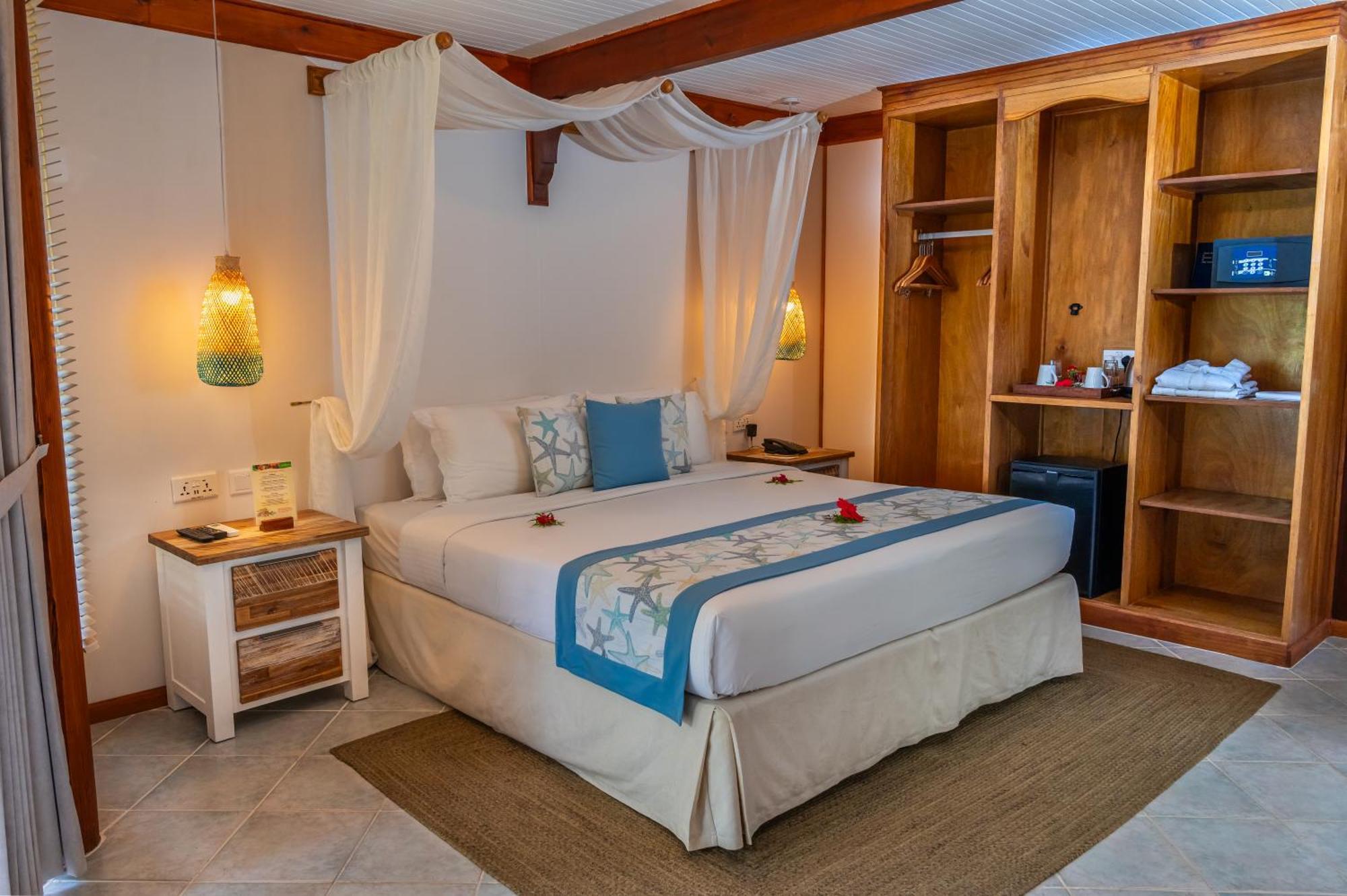 Acajou Beach Resort Anse Volbert Village Esterno foto